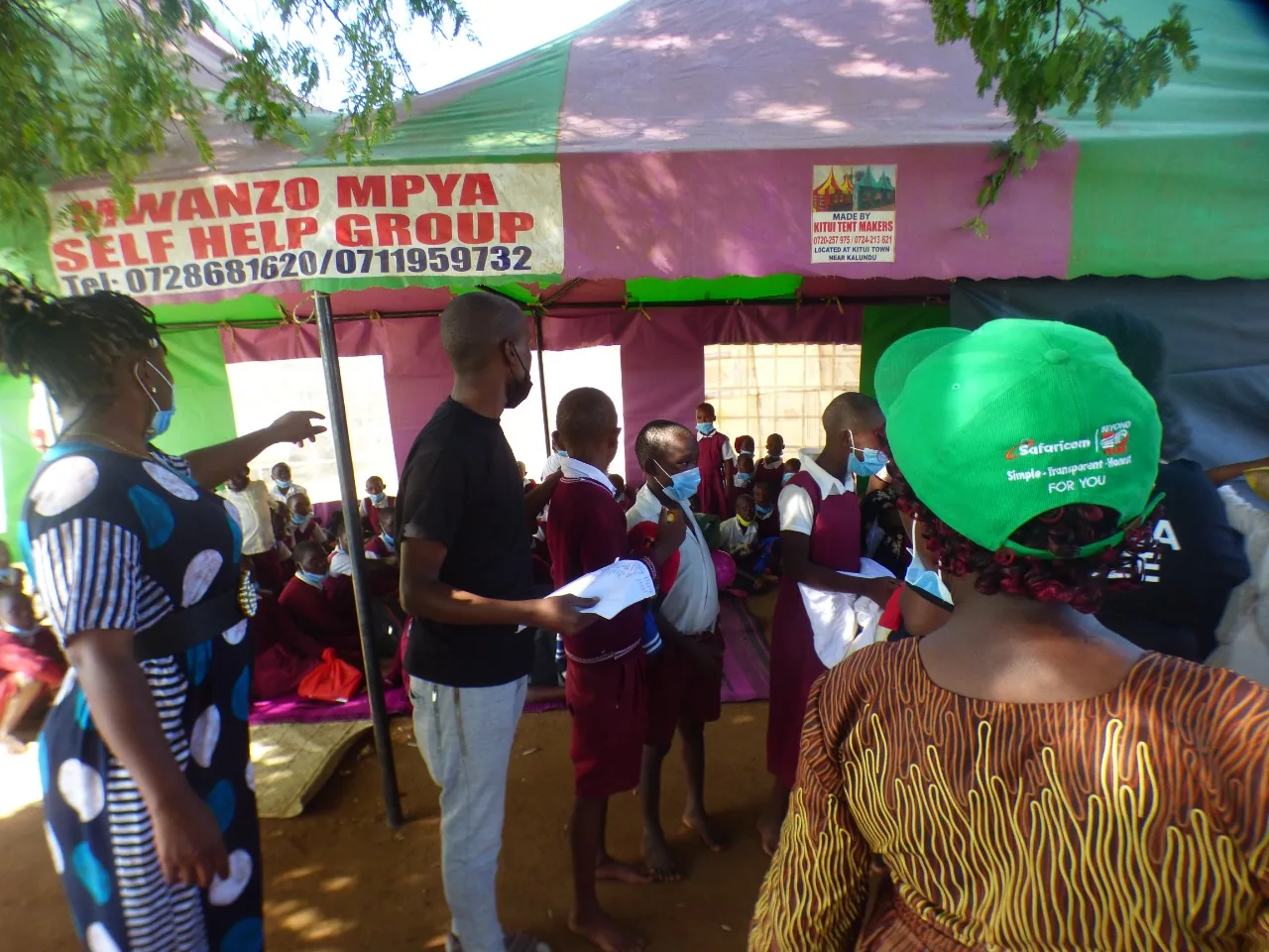 Distribution of masks to the students of Ngiluni Comprehensive School during the Covid 19 period.