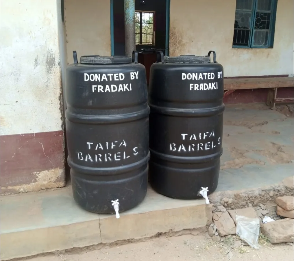 During the Covid 19 pandemic,FRADAKI provided water tanks tp the Ngiluni Community.
